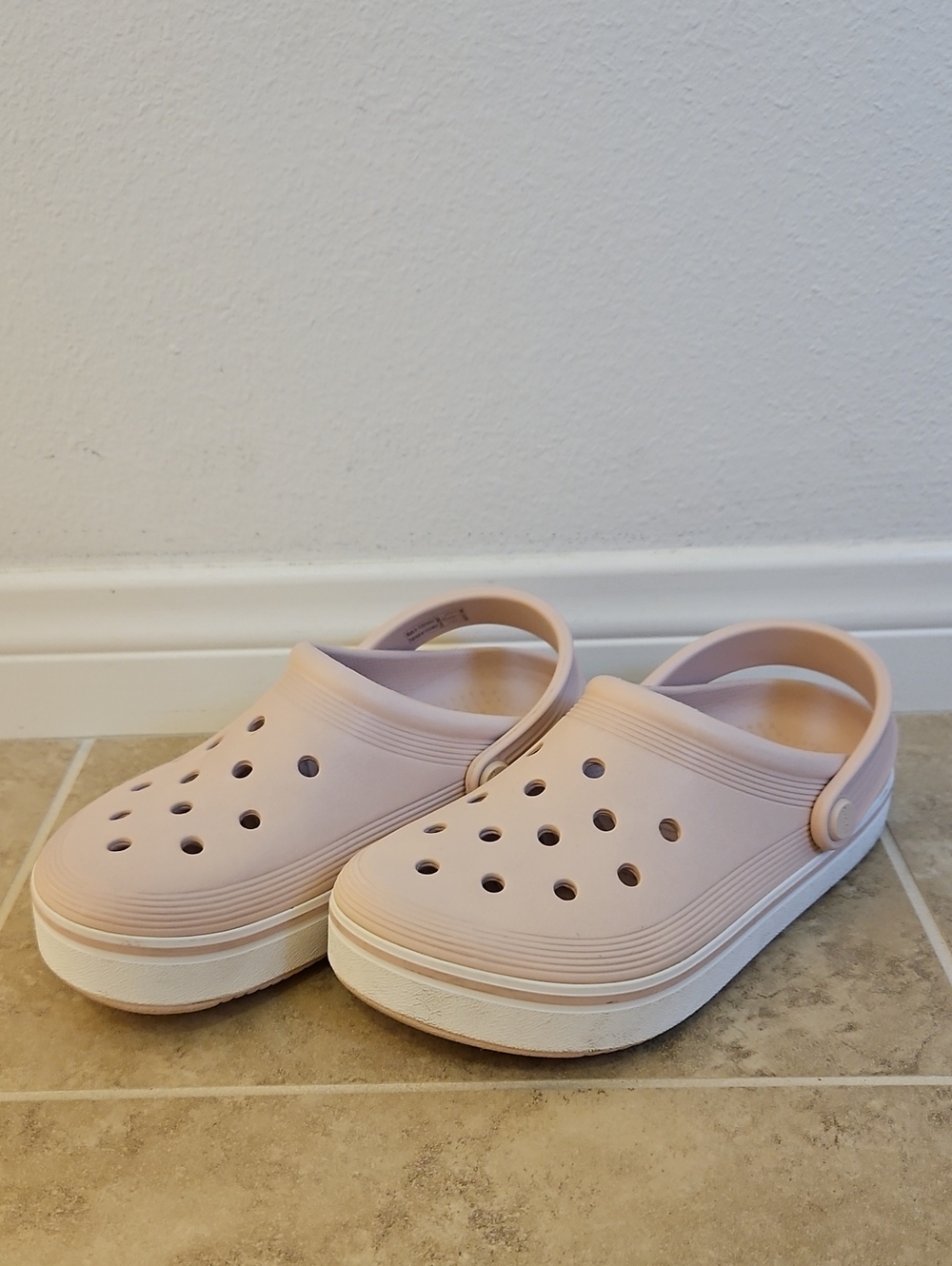 Crocs Kids Comfort Clogs in Pale Pink